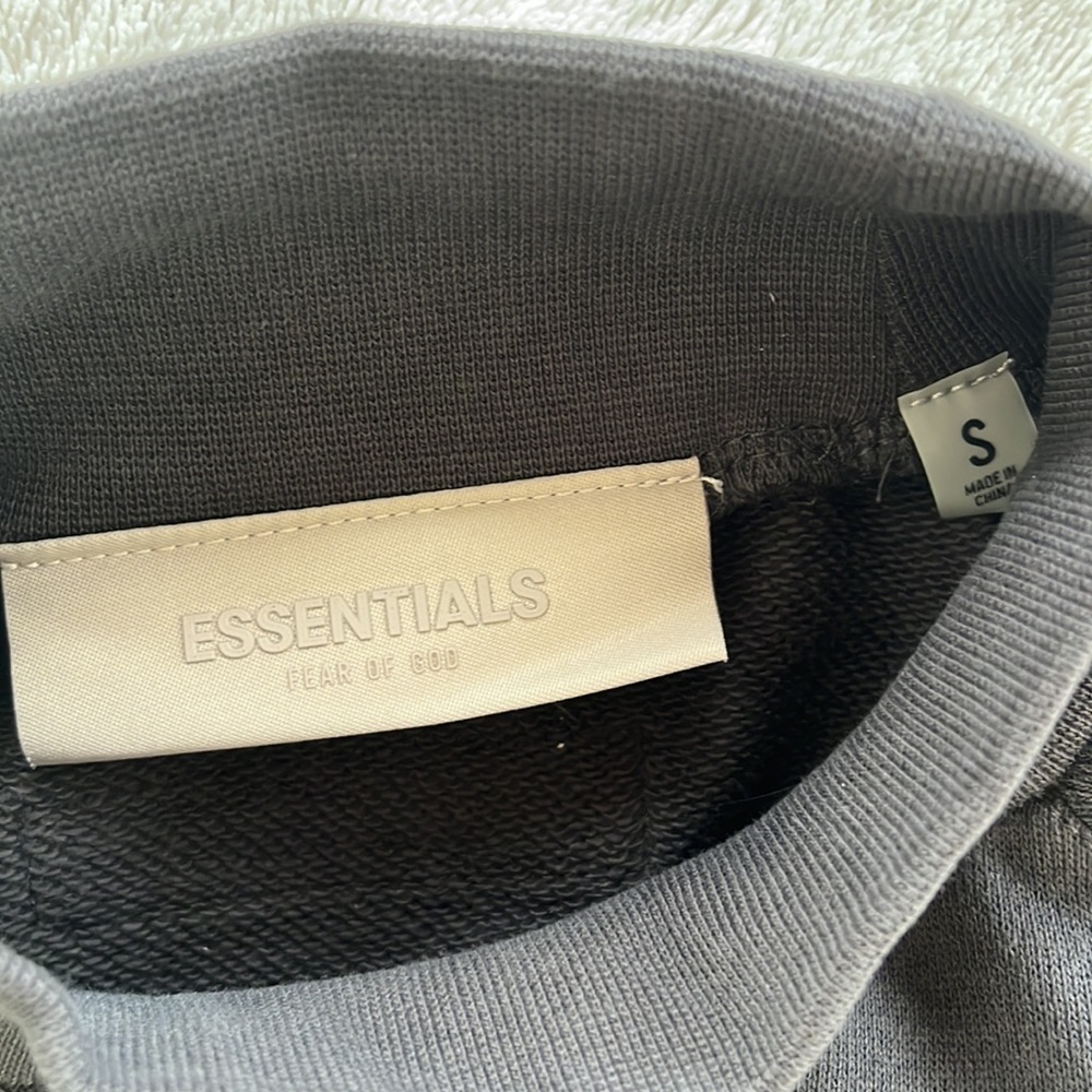Essentials sweater - Picture 5 of 6